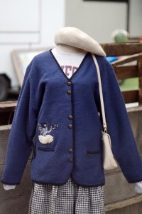 "M.A.T" ブルー 羊飼い刺繍 チロル ジャケット Vネック [19428]