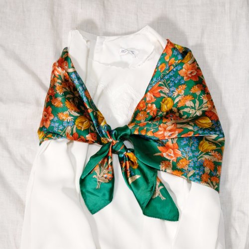 他の写真1: 花柄 グリーン シルク スカーフ 77cm×77cm[19527]