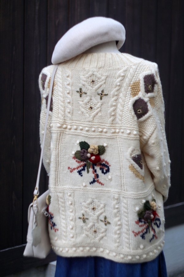 画像3: "Grandpa's Present" 白 ブーケ模様 ニット セーター クルーネック[19540]