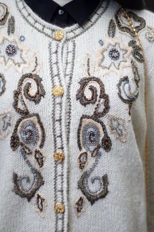 他の写真1: "ebeco" ビーズ 刺繍 ニット カーディガン ノーカラー 裏地付き[19557]