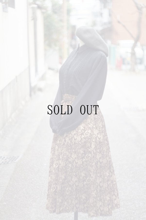 画像6: "Dusol" 黒 長袖 ブラウス レギュラーカラー イカ胸 ピンタック[19549]