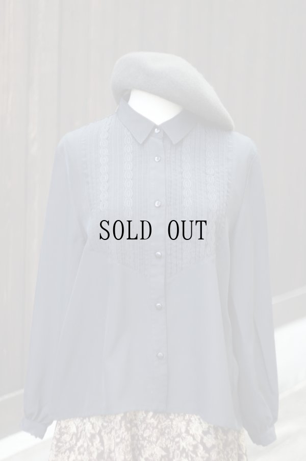 画像9: "Dusol" 黒 長袖 ブラウス レギュラーカラー イカ胸 ピンタック[19549]