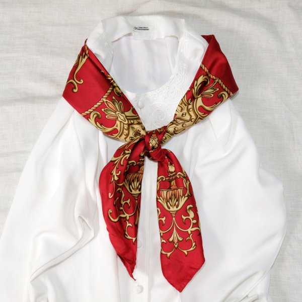 画像6: 装飾 絵模様 赤系 シルク スカーフ 90cm×90cm[19645]