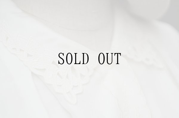 画像4: "Yoshimura" 白 長袖 ブラウス スカラップレースカラー ペプラム 比翼 パフスリーブ[19654]