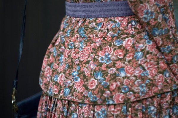 画像5: バラ柄 ピンク系 長袖 レトロワンピース ペプラム プリーツ フリルカラー[14214]