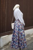 画像2: "Liberty plus" イングランド製 水彩 花柄 ブルー スカート フレア w64cm[16703] (2)