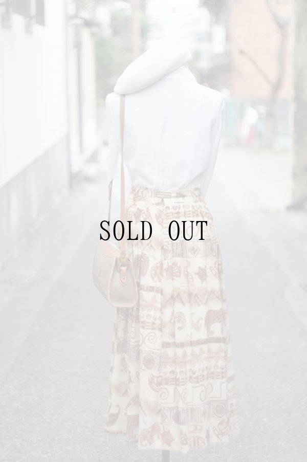 画像8: 白 長袖 ブラウス お花絵模様ボタン ピーターパンカラー[19726]