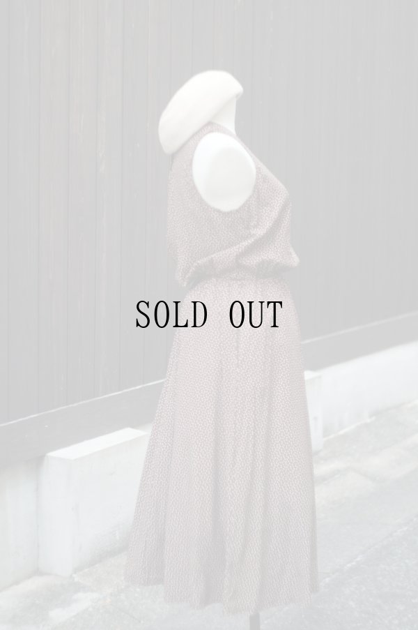 画像3: "Karin stevens" US製 ブラウン×白 総柄 袖無 レトロワンピース ノーカラー[19737]