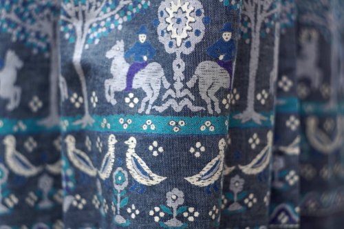 他の写真1: "susan bristol" US製 ブルー系 ストライプ メルヘン絵模様 コットン スカート フレア w68cm[19773]