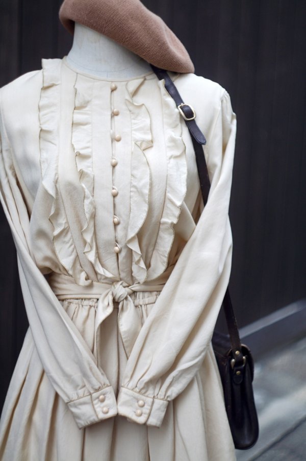 画像4: 無地 ベージュ シルク×ウール 長袖 レトロワンピース フリル ノーカラー[19777]