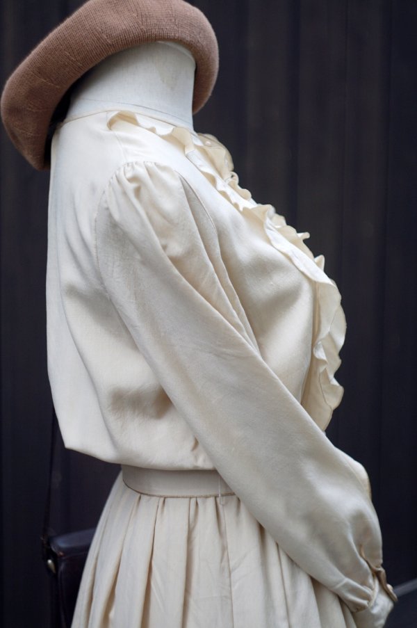 画像6: 無地 ベージュ シルク×ウール 長袖 レトロワンピース フリル ノーカラー[19777]