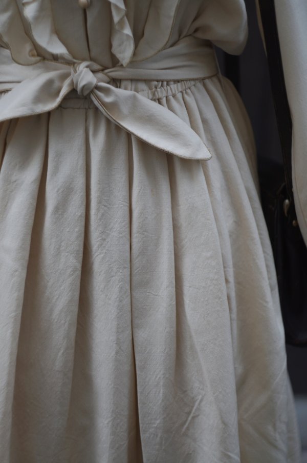 画像12: 無地 ベージュ シルク×ウール 長袖 レトロワンピース フリル ノーカラー[19777]