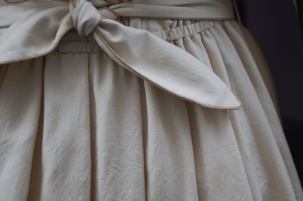 画像13: 無地 ベージュ シルク×ウール 長袖 レトロワンピース フリル ノーカラー[19777]