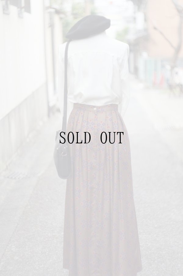 画像9: "hana no blouse" 無地 白 長袖 ブラウス スカラップレースカラー プリーツ[19781]