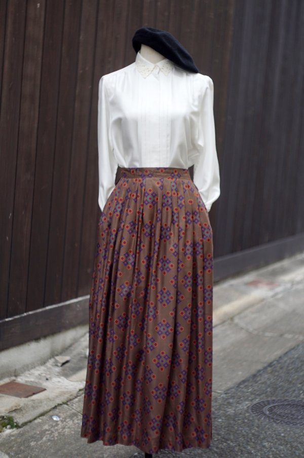 画像9: "sadlle club" US製 ブラウン系 オリエンタル花柄 レーヨン スカート フレア w67cm[19780]