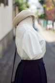 画像2: "HD" スワトウ刺繍 白 半袖 ブラウス ノーカラー[19811] (2)