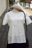 画像11: "HD" スワトウ刺繍 白 半袖 ブラウス ノーカラー[19811]