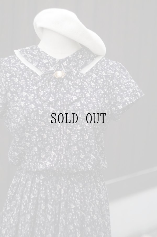 画像4: "amy march" 黒系 花柄 半袖 レトロワンピース[19859]