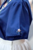画像8: "水仙花"" ネイビー  半袖 ブラウス スワトウ刺繍 オープンカラー[19856]