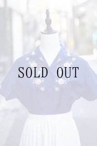 "水仙花"" ネイビー  半袖 ブラウス スワトウ刺繍 オープンカラー[19856]