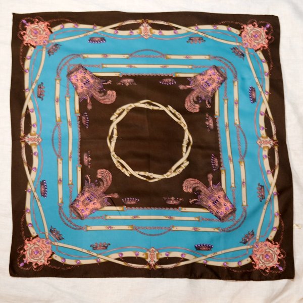 画像1: 装飾模様 ブラウン×緑系 スカーフ 105cm×105cm[19896]
