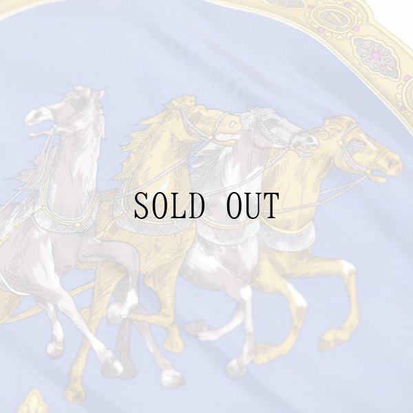 画像3: 馬車×装飾模様 ブルー シルク スカーフ 77cm×77cm[19900]