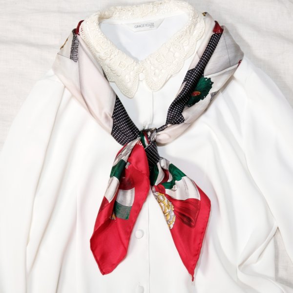 画像7: "MOSCHINO" イタリア シルク 赤系 スカーフ 87cm×87cm[19899]