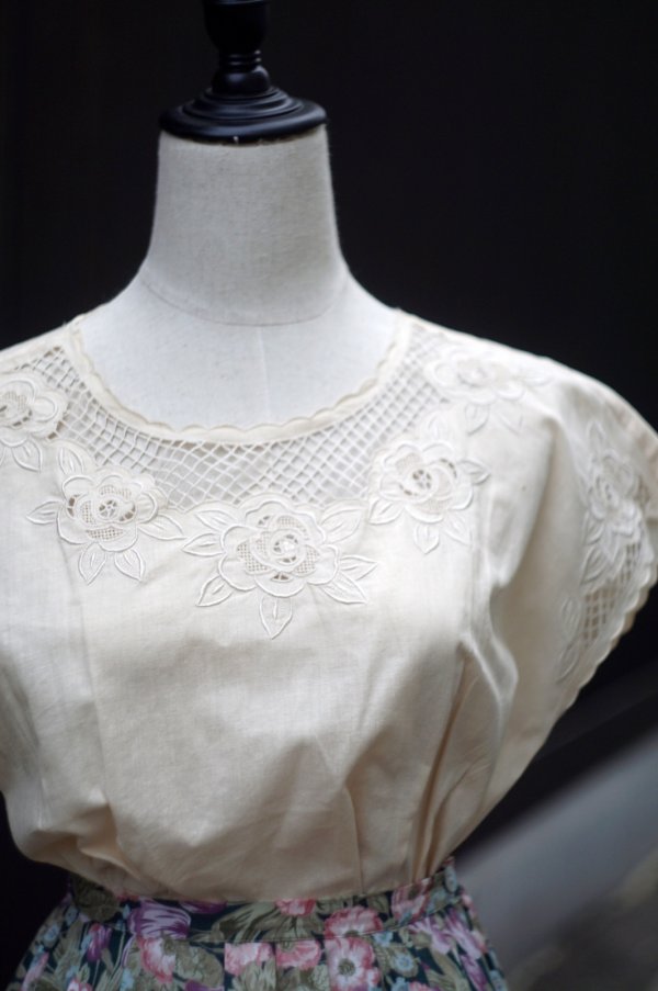 画像3: ”jeanjaures” 無地 生成 コットン 半袖 ブラウス ラウンドネック 刺繍[19936]