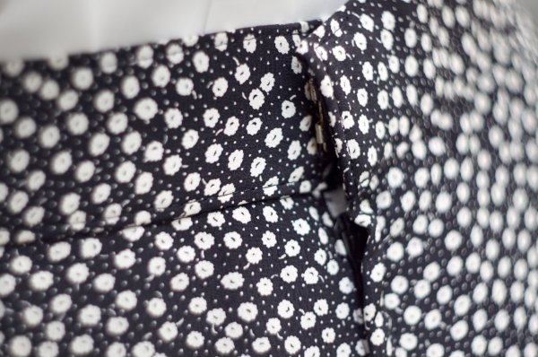 画像3: ブラック 小花柄 スカート フレア[19958]