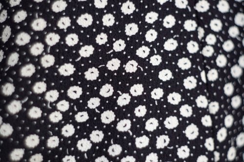 他の写真1: ブラック 小花柄 スカート フレア[19958]