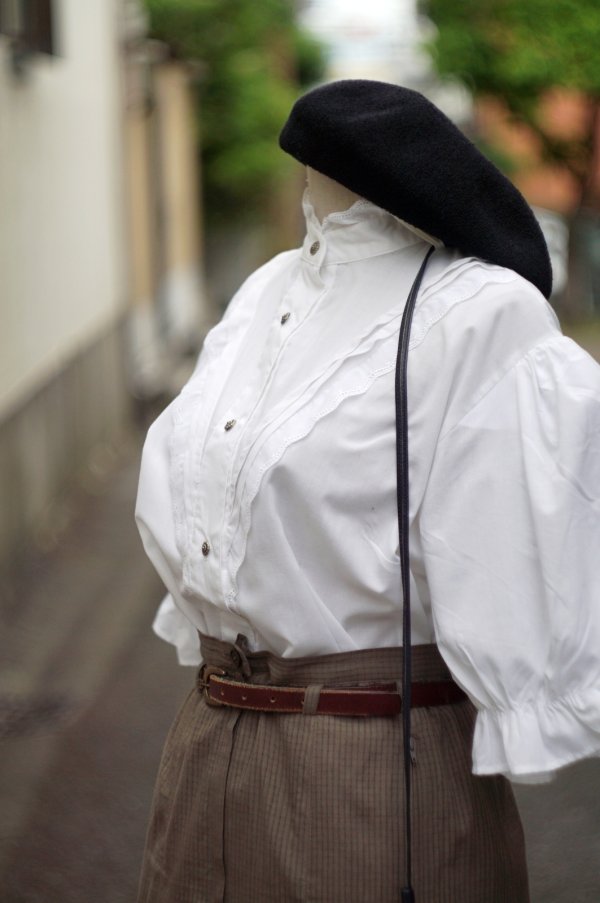 画像3: "Original Alpen Trachten" スイス 無地 白 半袖 ブラウス フリルスタンドカラー レース パフスリーブ[19959]