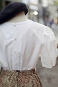 画像3: "Petitiour" 無地 白 コットン リネン 半袖 ブラウス 後ろ開きノーカラー 刺繍  [14114]