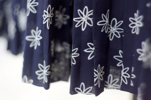 他の写真1: ”Tour tooth”ネイビー 花柄 スカート フレア w66cm[19982]