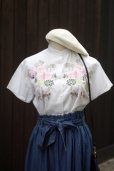 画像2: "Meriline by Nakayama fumiko" 白 麻混 ブラウス 半袖  スタンドカラー 刺繍 [19983] (2)