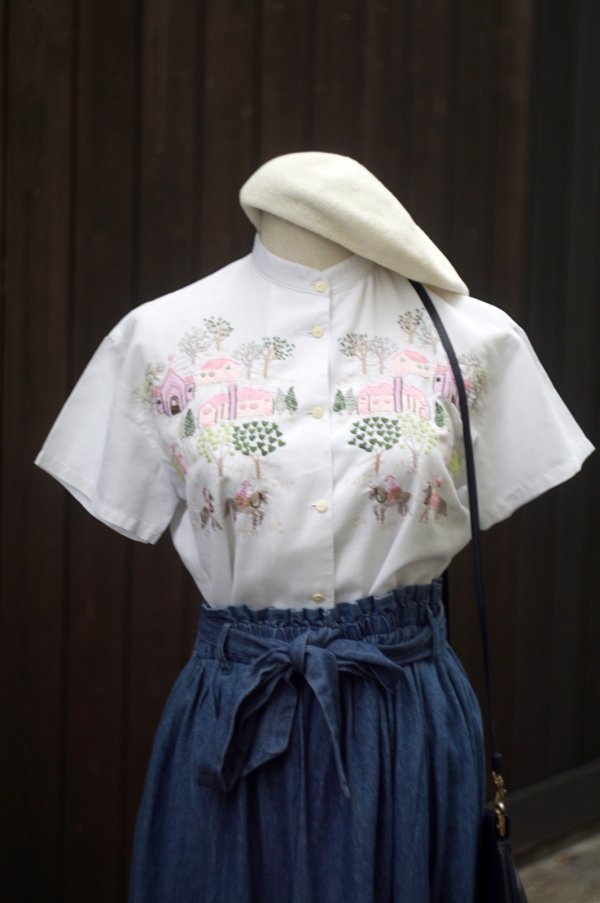 画像2: "Meriline by Nakayama fumiko" 白 麻混 ブラウス 半袖  スタンドカラー 刺繍 [19983]