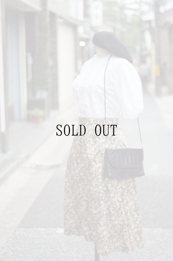 画像7: "Bashecing" 無地 白 コットン混 半袖 ブラウス フリル襟 パフスリーブ  刺繍   [19996]