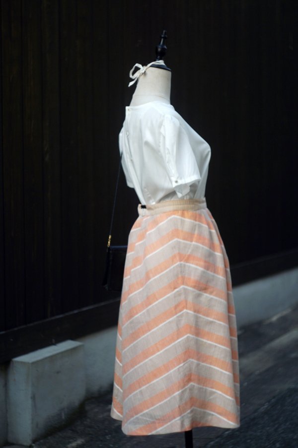 画像7: "COLELLE" 白 半袖 ブラウス ノーカラー  パフスリーブ 刺繍 リボン[19992]