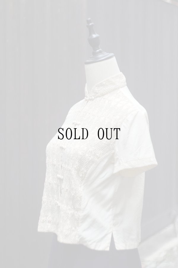 画像11: 無地 生成 シルク チャイナブラウス 半袖 チャイナボタン マオカラー シャーリング 刺繍 [20001]