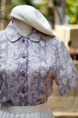 画像2: "Victoria＆Albert Museum" グレー系 ウィリアムモリス柄 半袖  ブラウス 丸襟 [20004] (2)