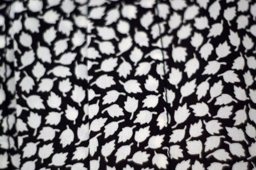 他の写真1: ブラック系 花柄 長袖 レトロワンピース スタンドカラー[20023]