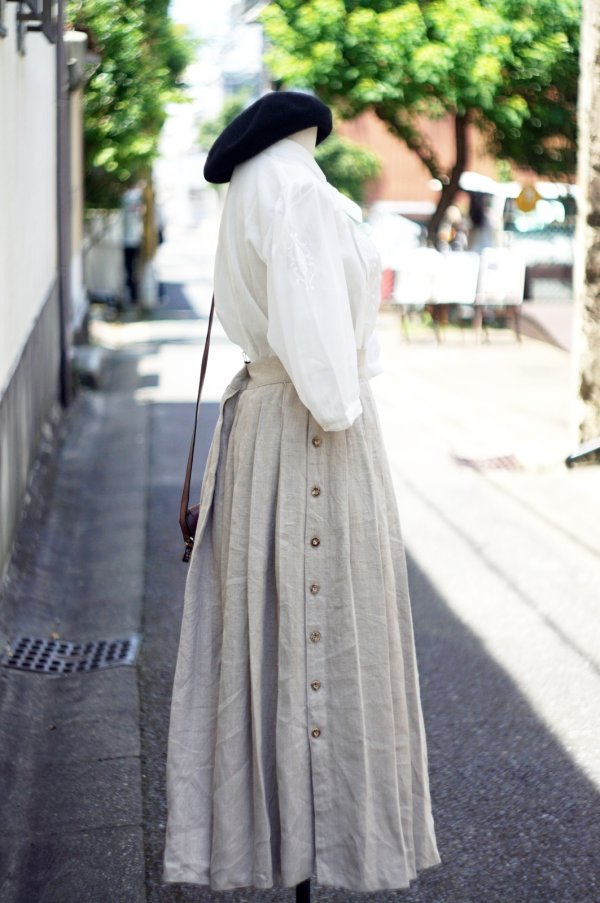 画像8: ”BASSET” ドイツ製 ベージュ  リネン 無地 チロルスカート フレア サイドボタン w70cm[20016]