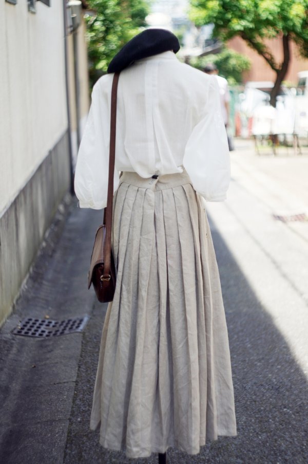 画像9: ”BASSET” ドイツ製 ベージュ  リネン 無地 チロルスカート フレア サイドボタン w70cm[20016]