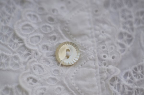 画像7: "Lady Bee" コットン 無地 白 七分袖 ブラウス ノーカラー レース [20017]