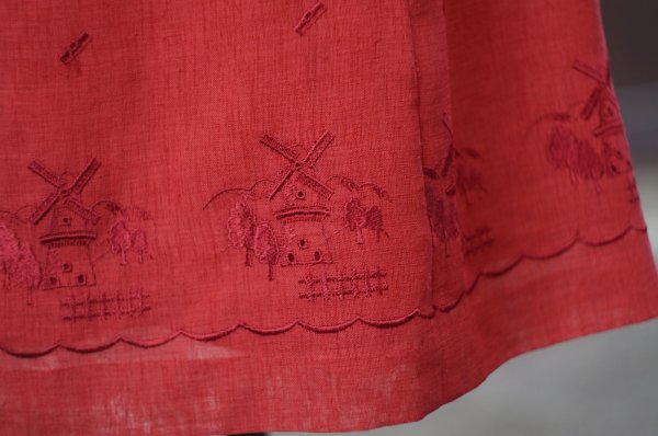 画像11: 無地 赤 袖なし レトロワンピース ラウンドネック ピンタック 刺繍 ウエストゴム[20018]