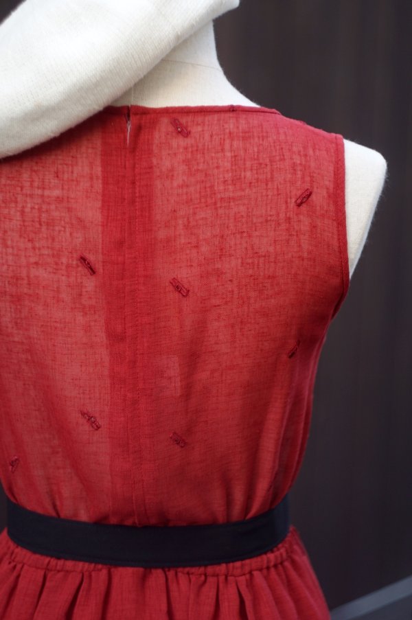 画像8: 無地 赤 袖なし レトロワンピース ラウンドネック ピンタック 刺繍 ウエストゴム[20018]