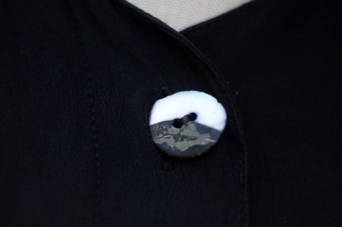 他の写真1: ”VALERIE STEVENS” 黒  シルク半袖 ブラウス  ノーカラー[20025]