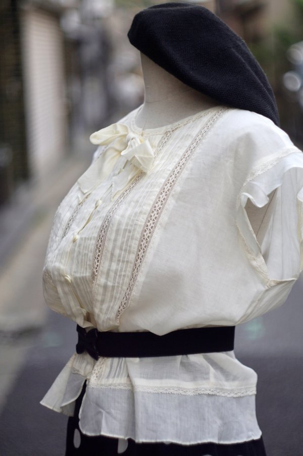 画像6: Hokin Blouses” 無地 コットン アイボリー  フレンチスリーブ ブラウス ラウンドネック リボン レース ペプラム[20031]