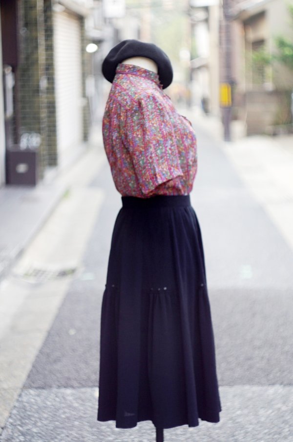 画像9: "Lurical" レッド系 花柄 半袖  ブラウス スタンドカラー フリル [20035]