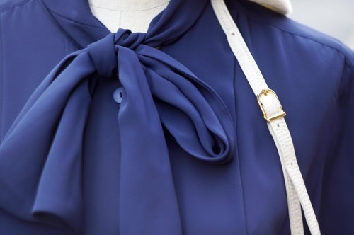 他の写真1: "PRIMARY" ネイビー 半袖 ブラウス ボウタイカラー 比翼[20044]