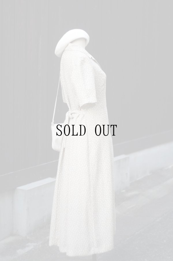 画像3: "Rosabonhenr"  ベージュ系 花柄 半袖 レトロワンピース オープンカラー[20049]